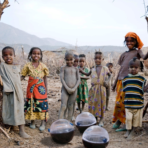 Clean Water Produced by Sunlight Through an Australian Invention Clean Water Produced by Sunlight Through an Australian Invention