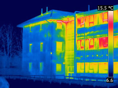 InfraredEvaluation Green Buildings Signs of the Minimum Heat Loss